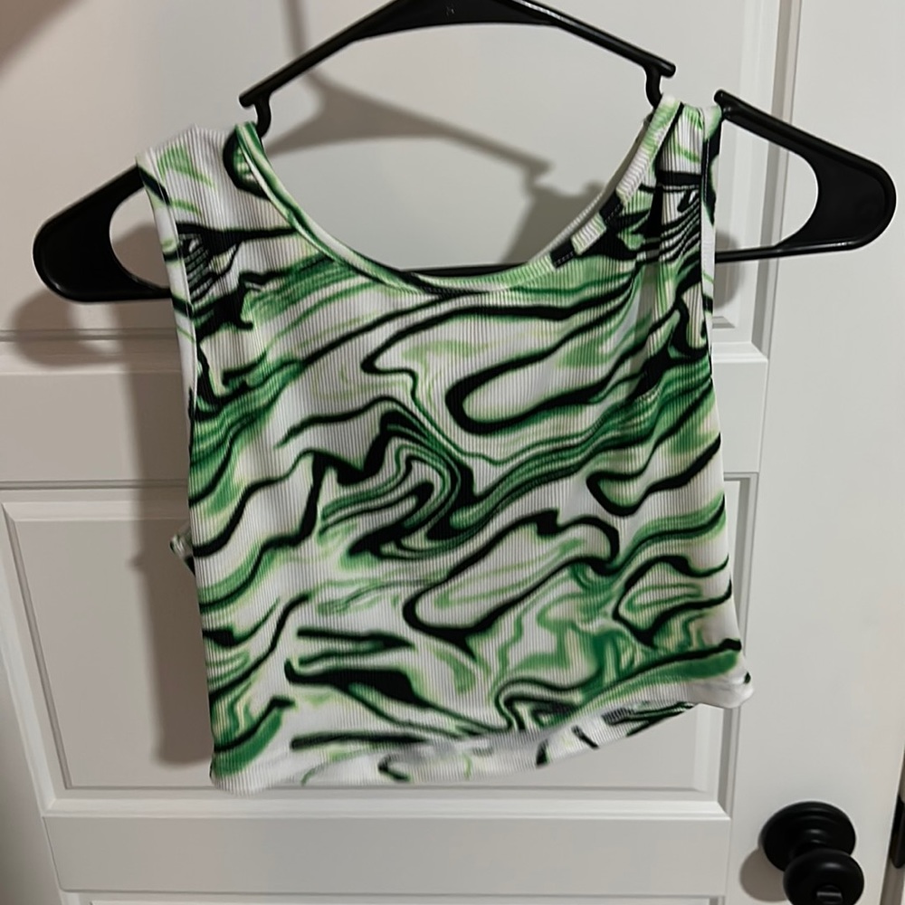 SHEIN crop top wide